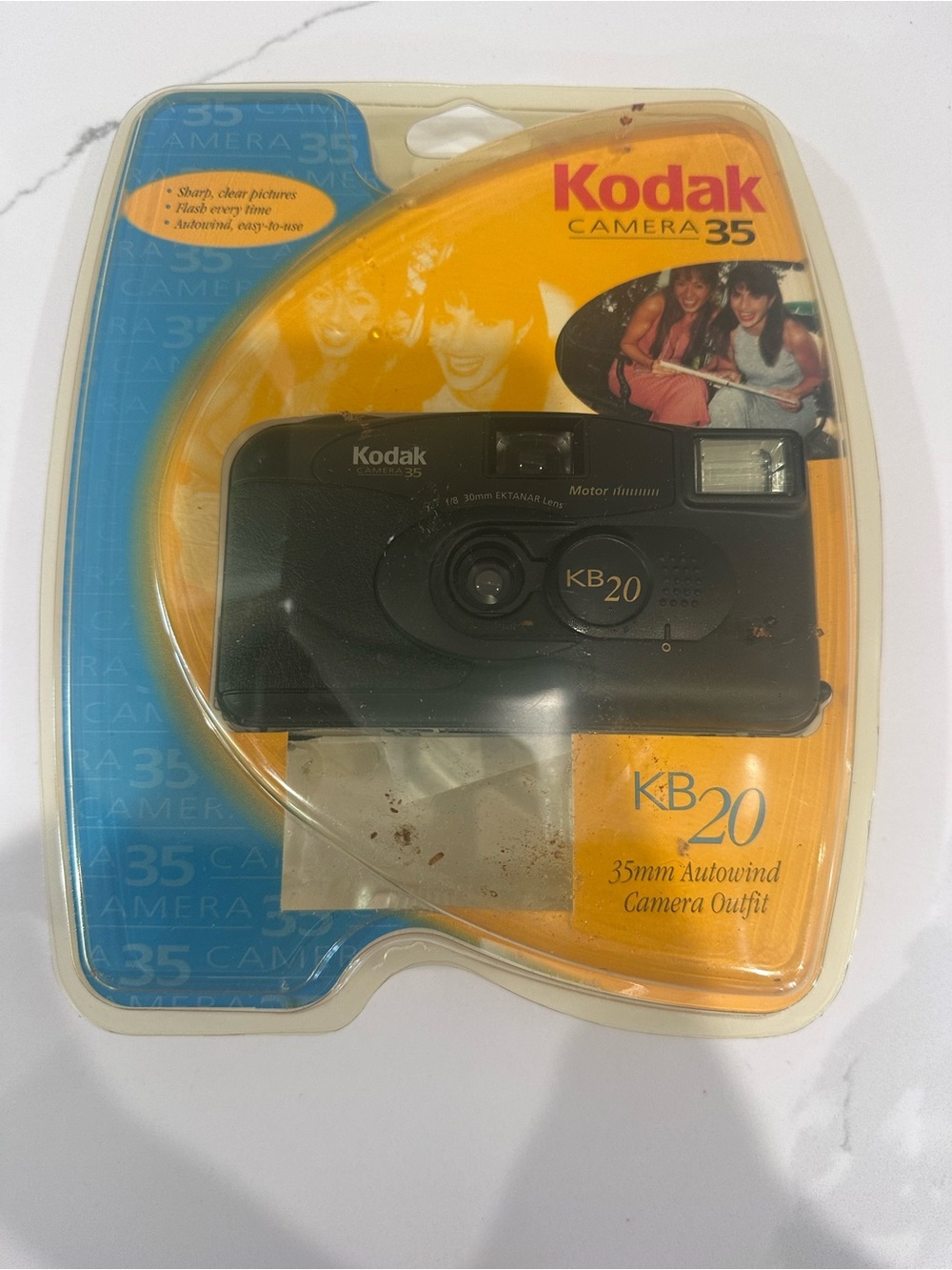 Kodak KB20 35mm Point & Shoot Camera Fixed Focus Autowind Built-In Flash Read